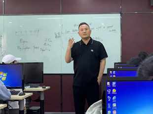 初夏 微热  成都风水师严峻大学概论课
